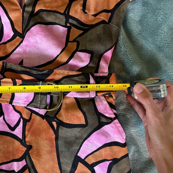 MINK PINK LORNA BELTED MINI DRESS - ABSTRACT - Picture 9 of 10